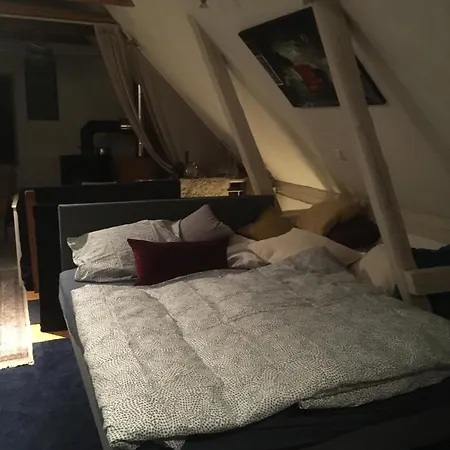 Grosse Hobbithoehle Mit Gemeinschaftsgarten *
